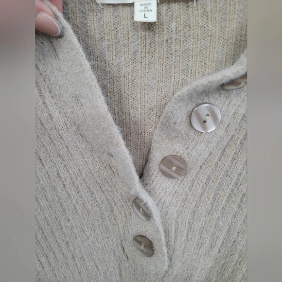 No Comment Collared Sweater - Picture 6 of 12